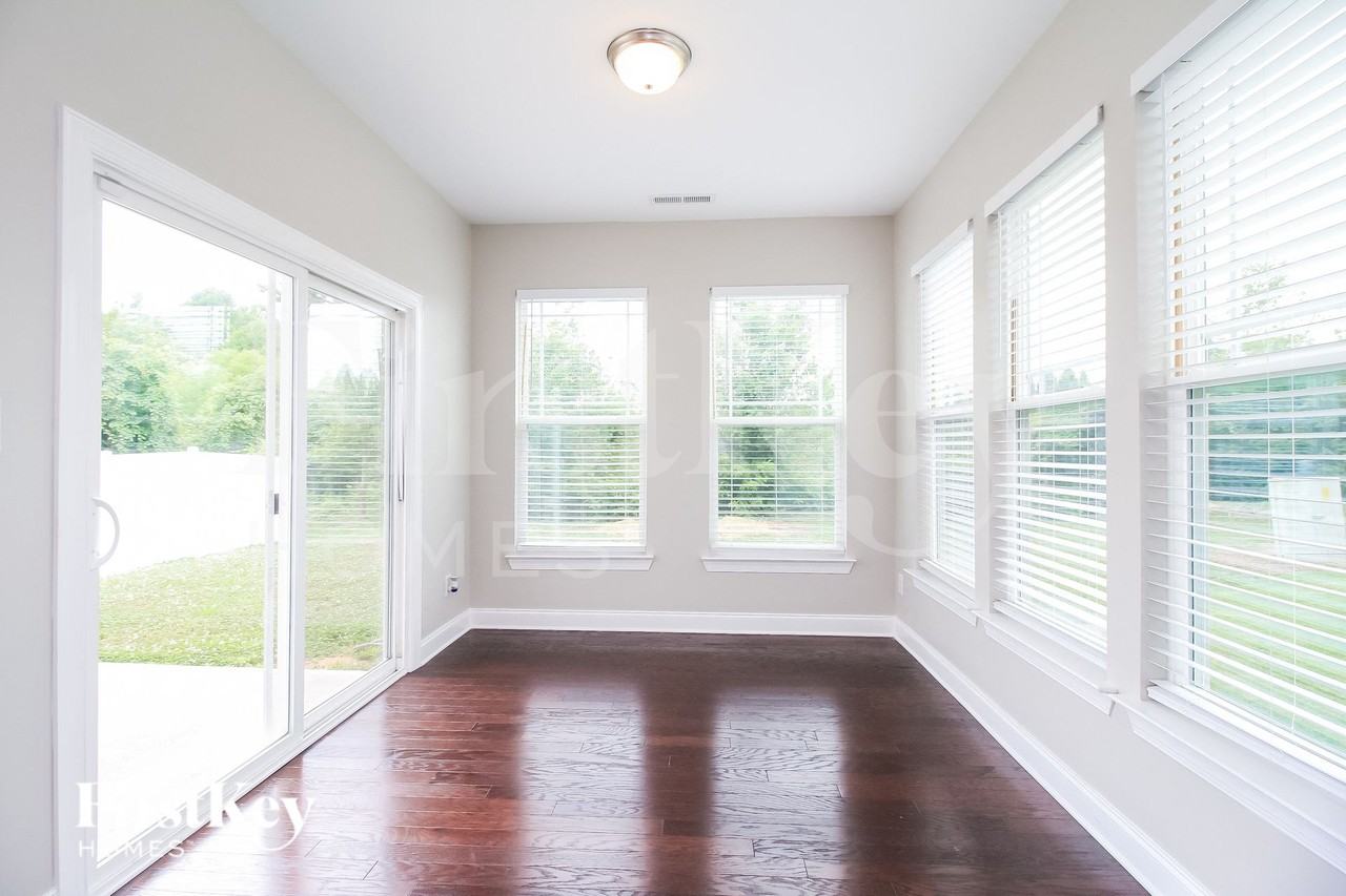 130 Habersham Ct - Photo 5 of 15