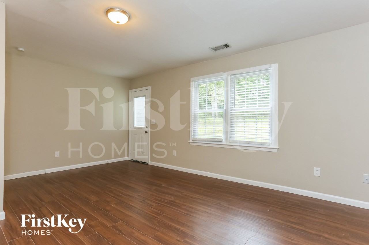 5395 Telford Ct - Photo 2 of 15