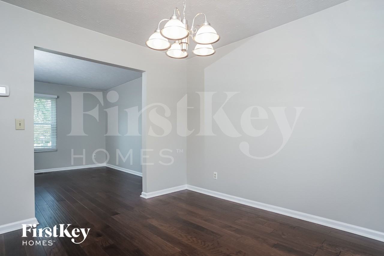 6806 Spring Arbor Dr - Photo 3 of 15