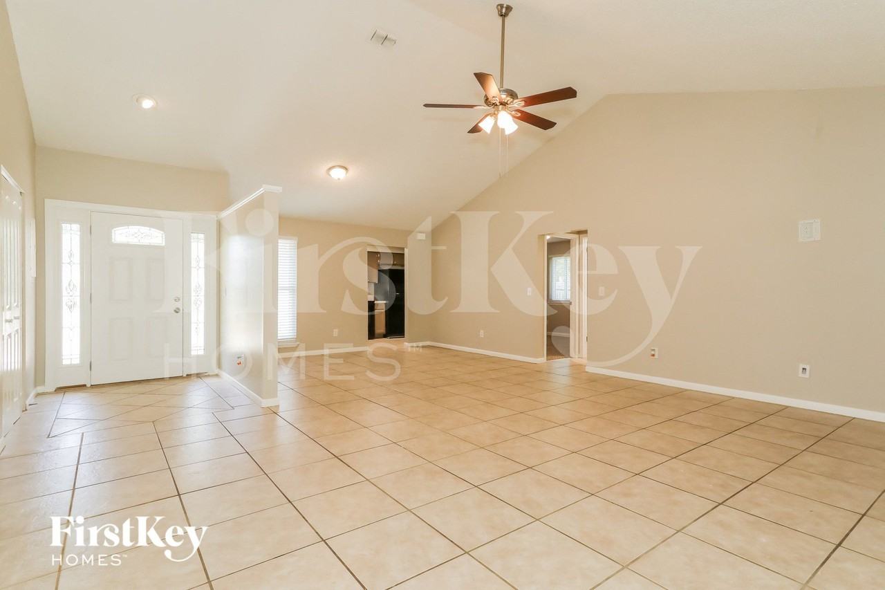 3919 Summer Pines Dr - Photo 4 of 15