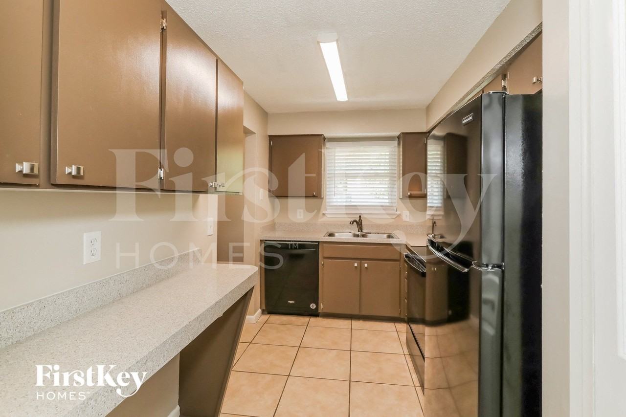 3919 Summer Pines Dr - Photo 6 of 15