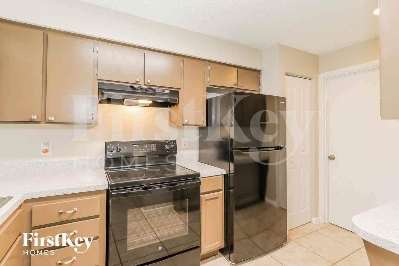 3919 Summer Pines Dr - Photo 7 of 15