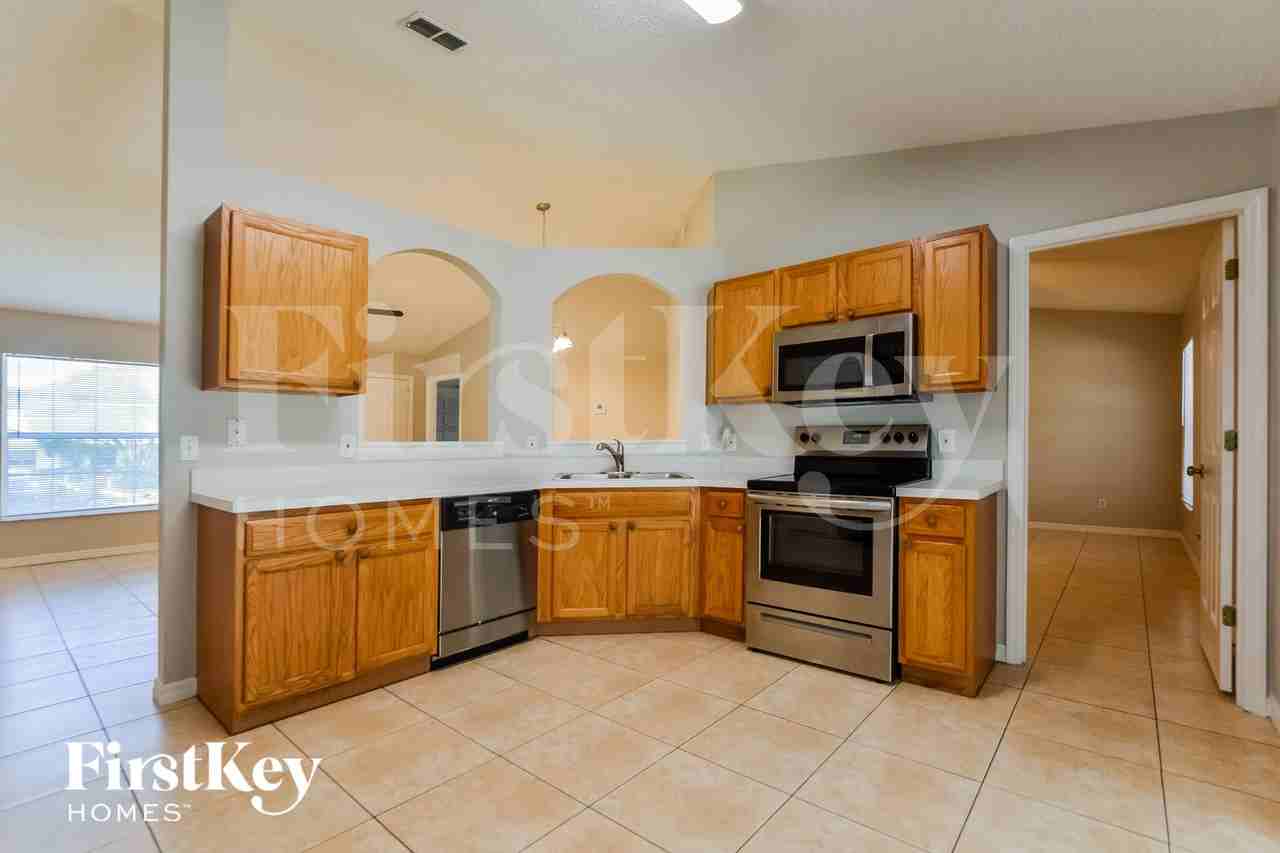 569 N Apache Cir - Photo 6 of 15