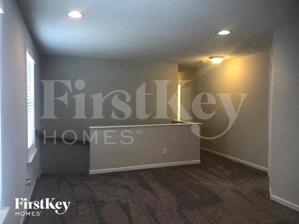 2900 Hickman Ln - Photo 7 of 14