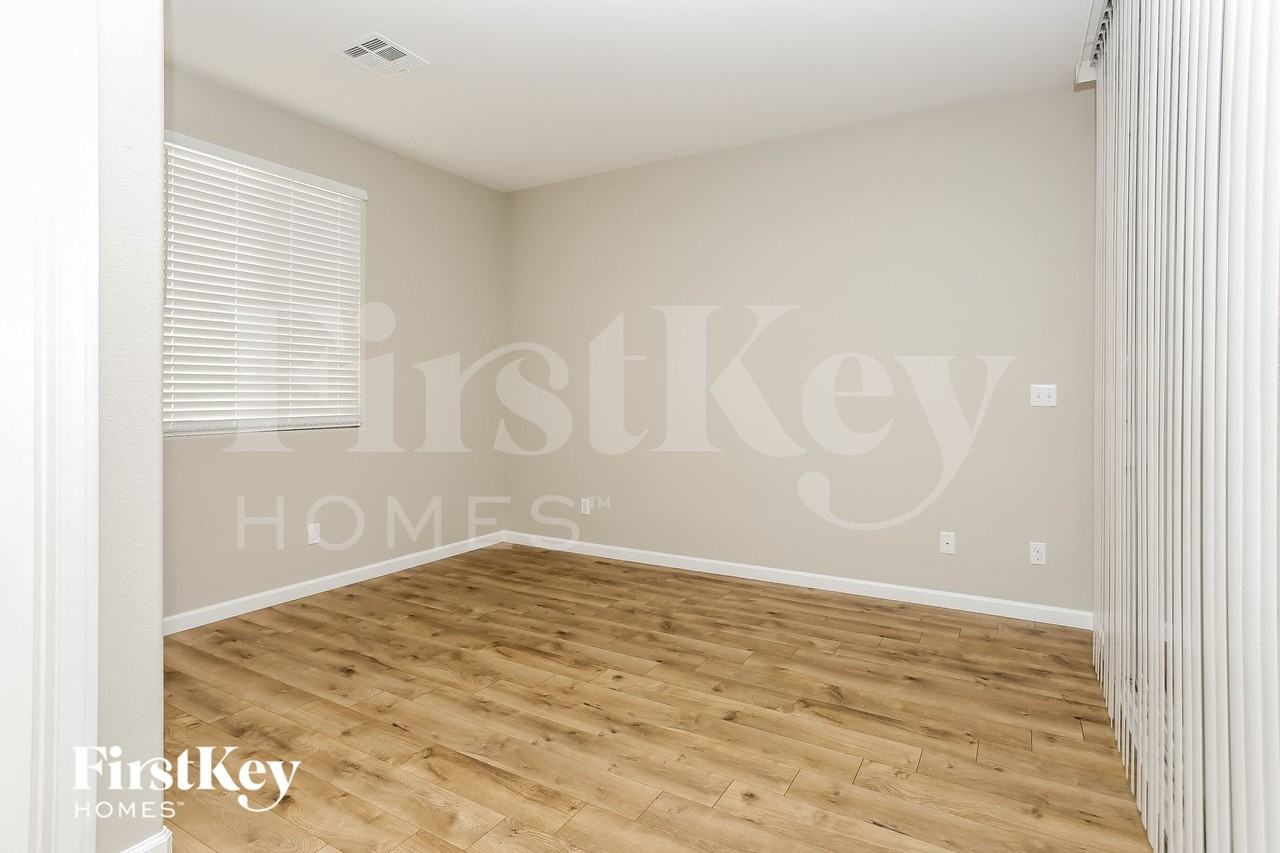 8529 Kellman Ave - Photo 4 of 15