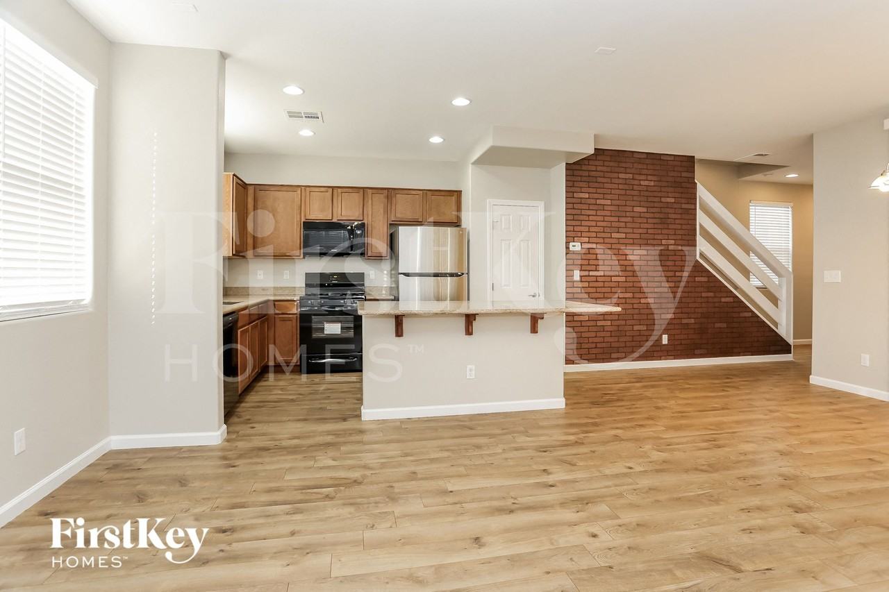 8529 Kellman Ave - Photo 5 of 15