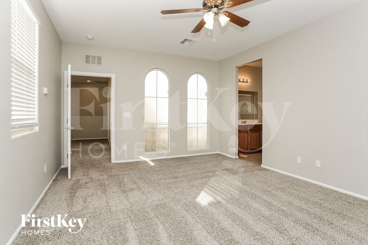 8529 Kellman Ave - Photo 6 of 15