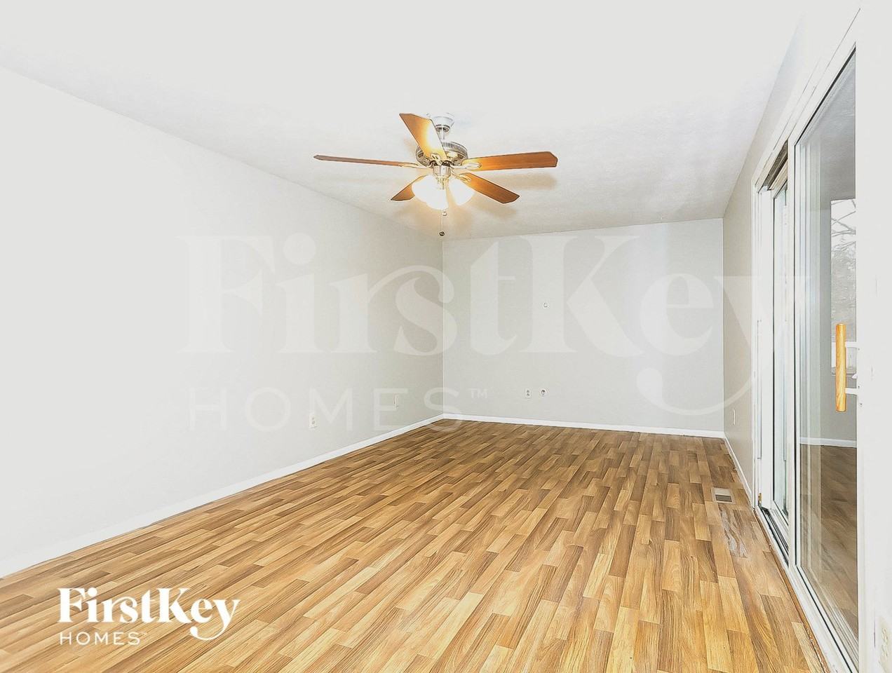 3045 Breed Dr - Photo 4 of 15