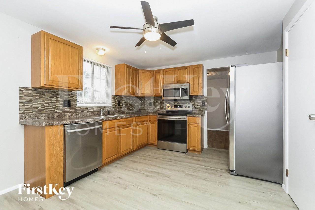 3045 Breed Dr - Photo 5 of 15