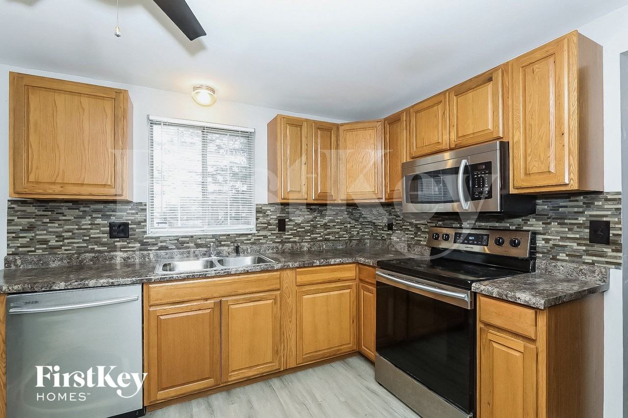 3045 Breed Dr - Photo 6 of 15