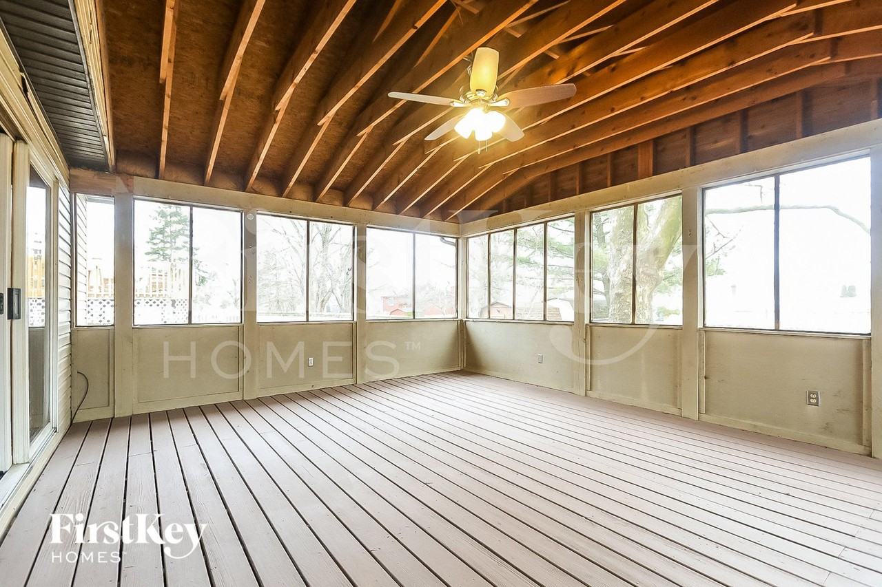 3045 Breed Dr - Photo 7 of 15