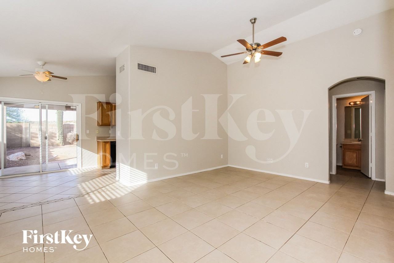 21812 N 36th Ln - Photo 4 of 15