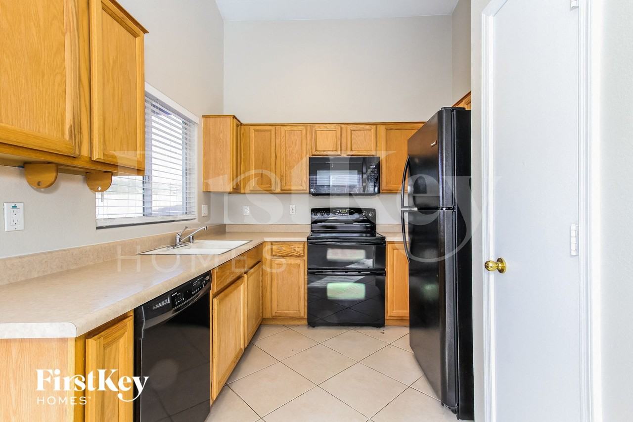 21812 N 36th Ln - Photo 6 of 15