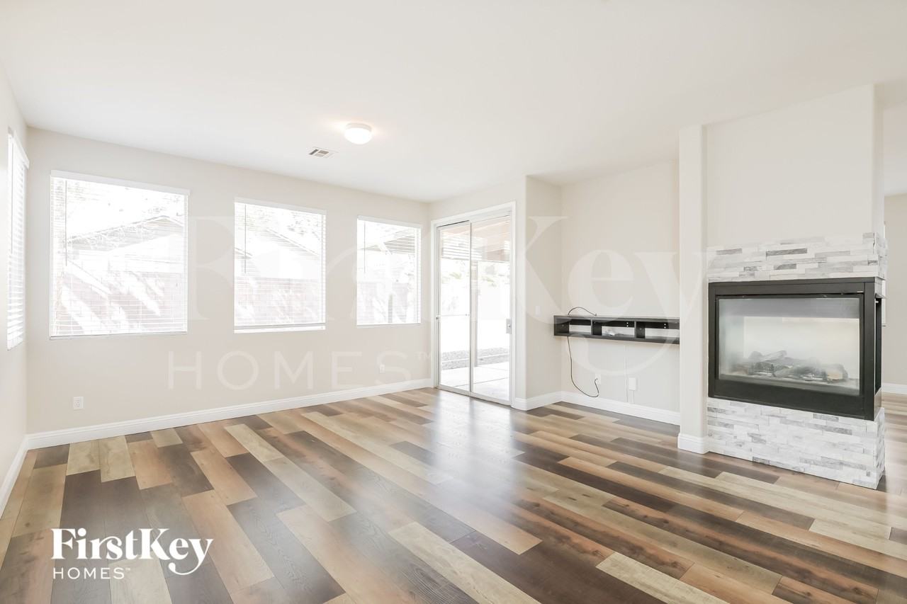 9153 Black Slate St - Photo 4 of 15