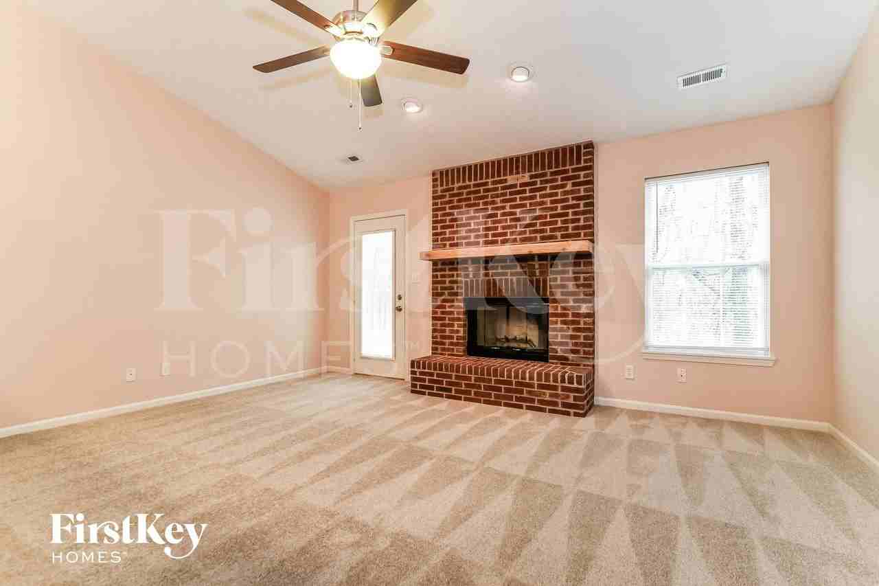 5822 Rolling Bluff Ln - Photo 3 of 15