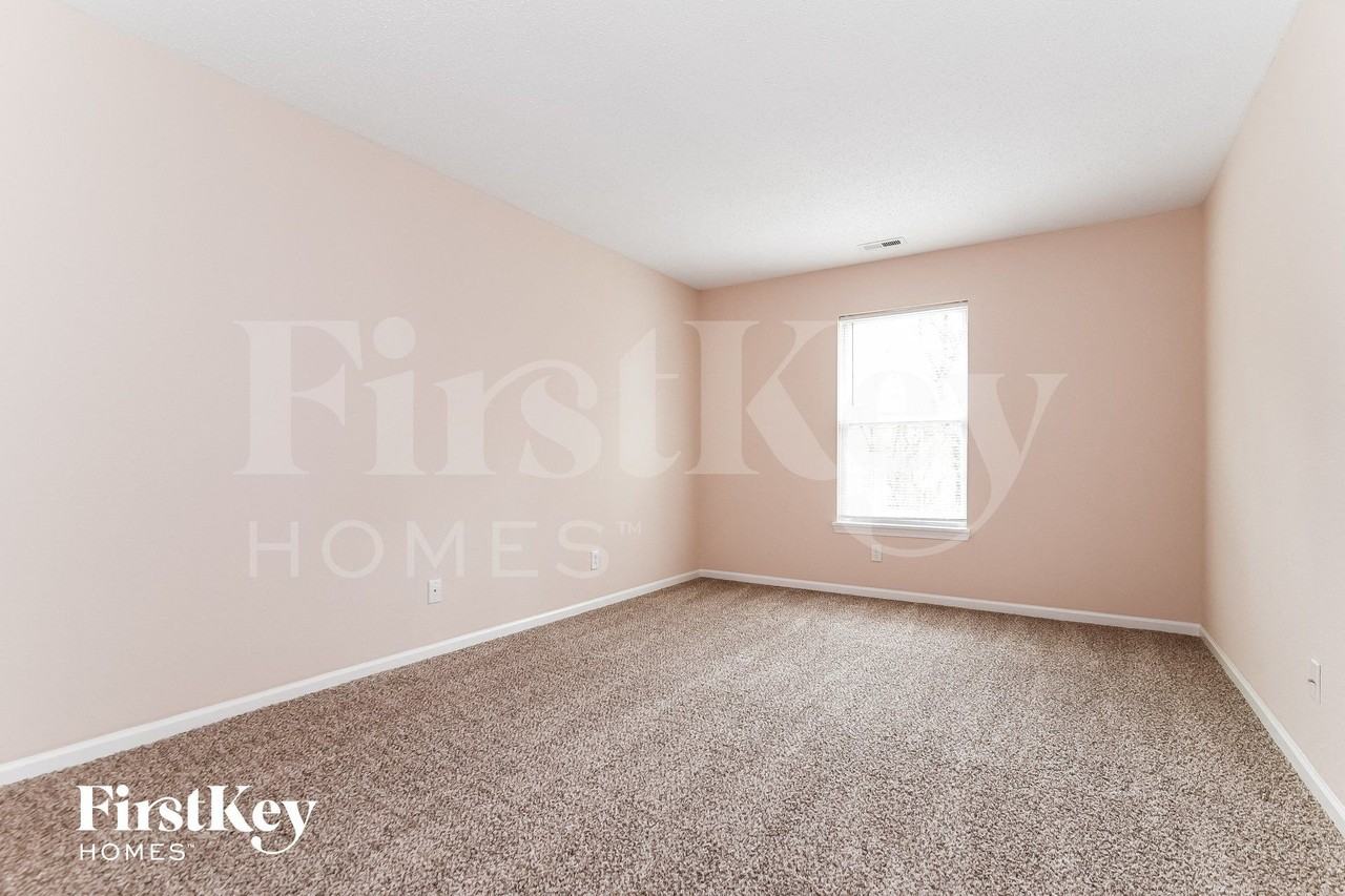 5822 Rolling Bluff Ln - Photo 6 of 15