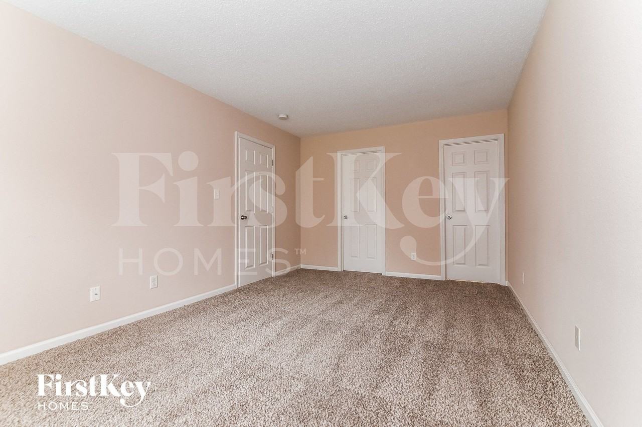 5822 Rolling Bluff Ln - Photo 7 of 15