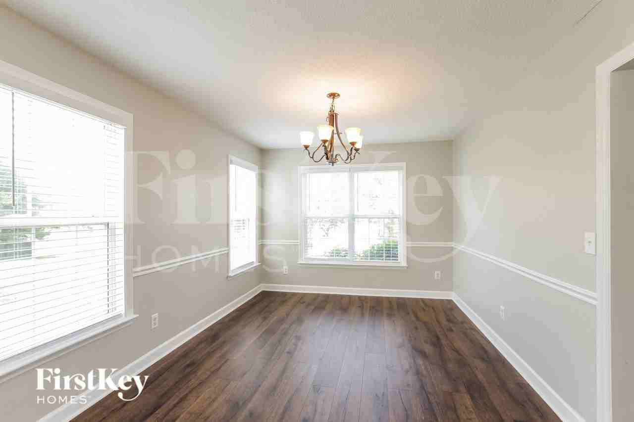 1703 Glenn Meade Dr - Photo 5 of 15