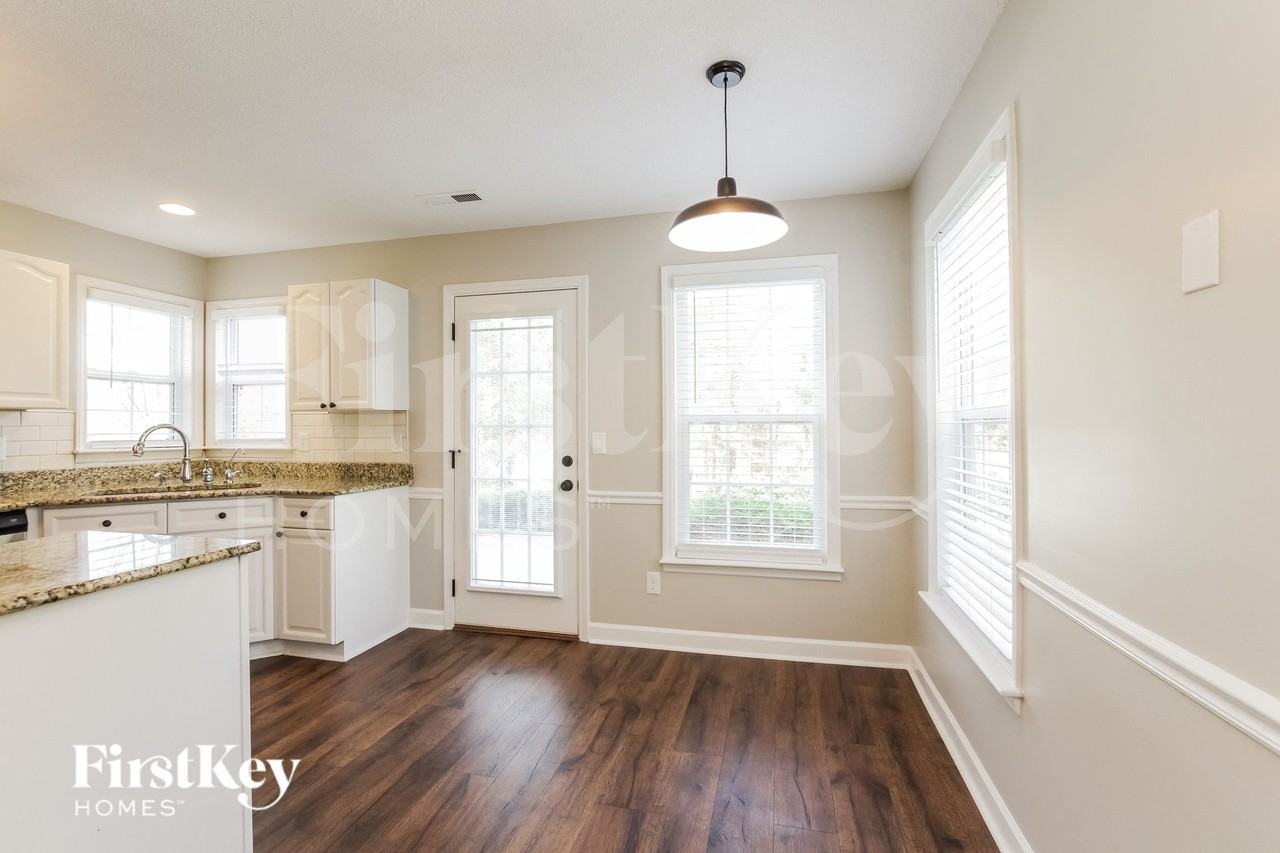 1703 Glenn Meade Dr - Photo 6 of 15