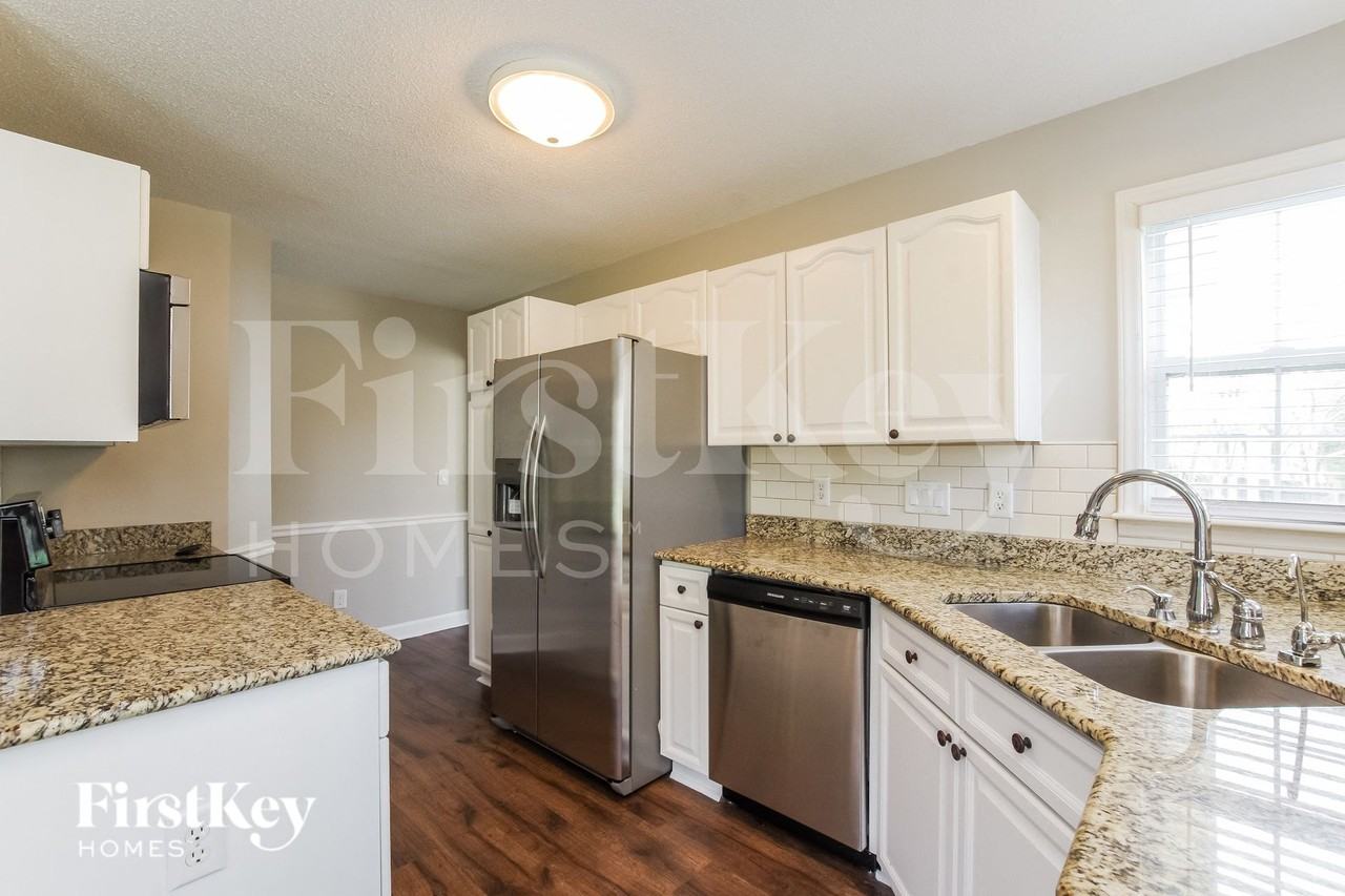 1703 Glenn Meade Dr - Photo 7 of 15