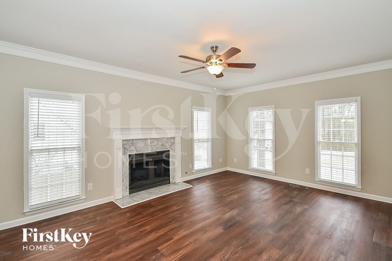 4595 Kinsdale Dr Sw - Photo 4 of 14