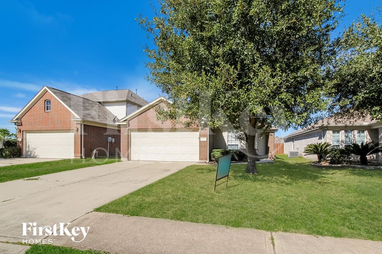 29307 Alba Rose Dr - Photo 2 of 15