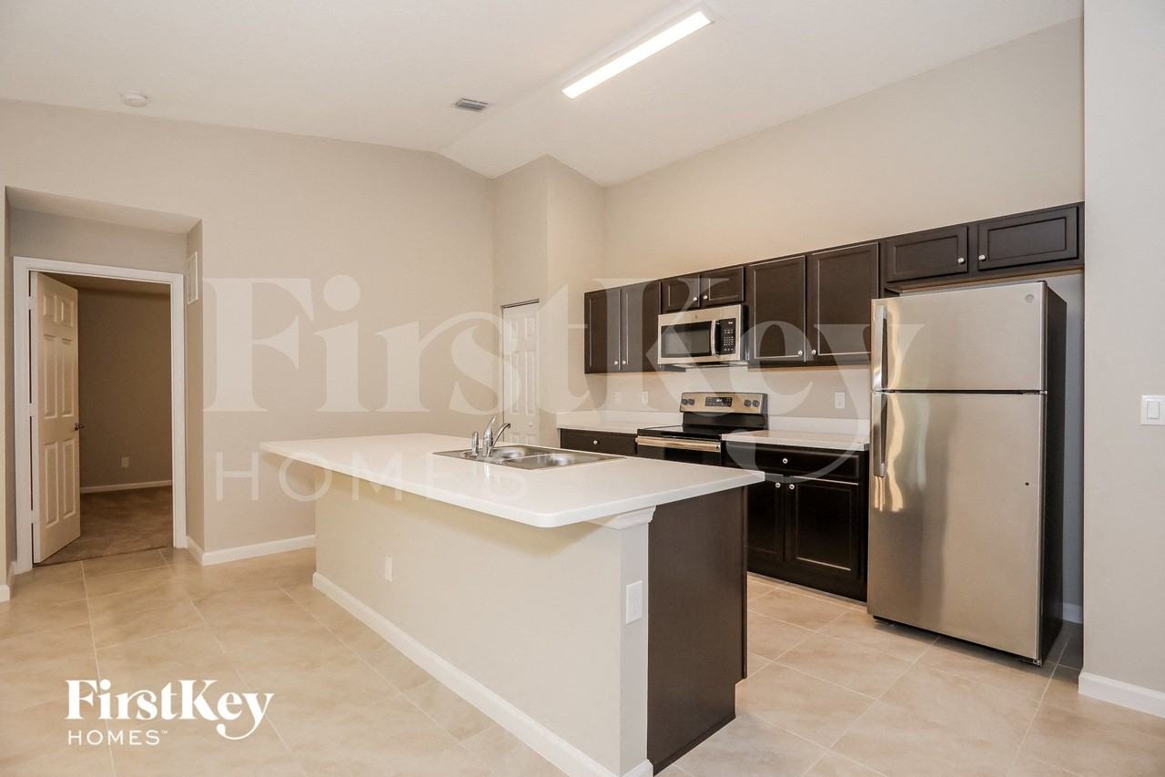 1732 Sw Hilola Ln - Photo 4 of 15