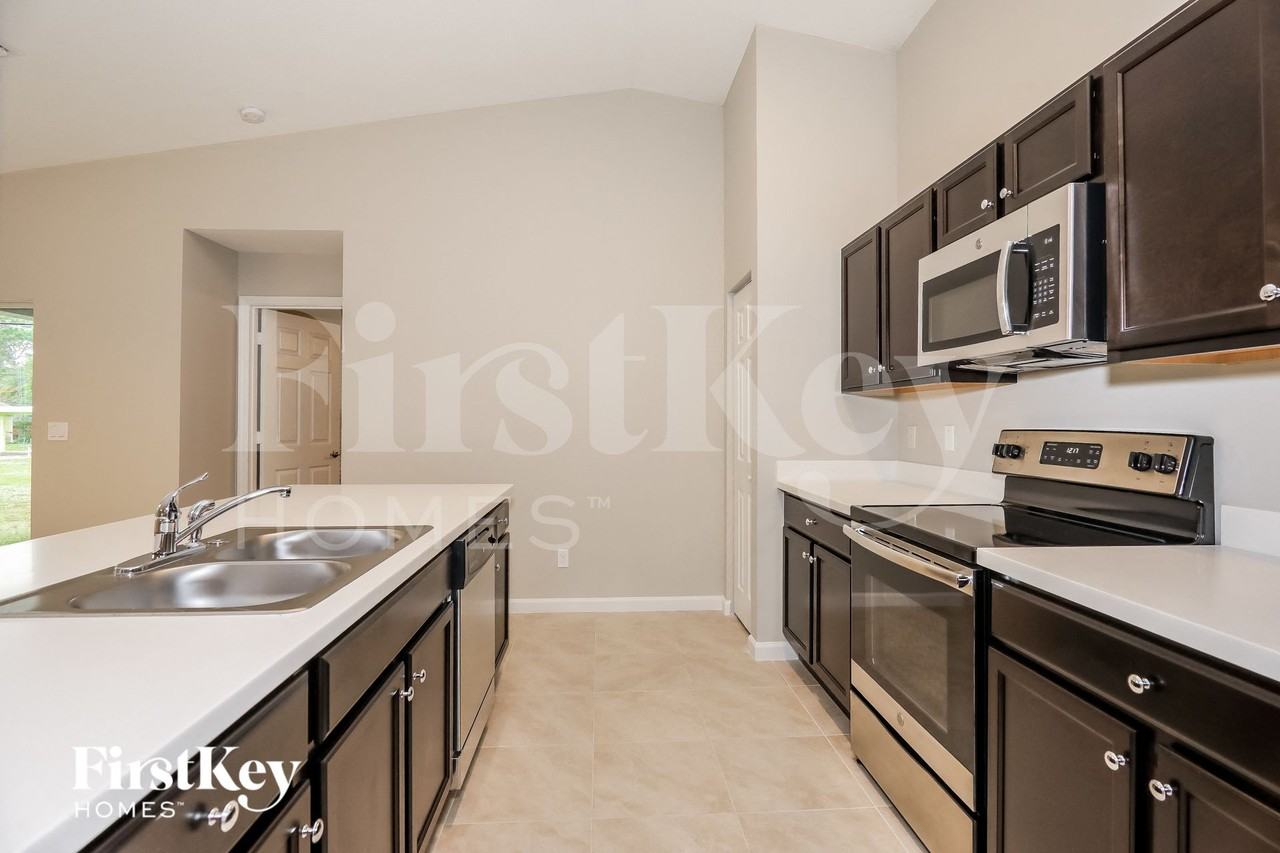 1732 Sw Hilola Ln - Photo 5 of 15