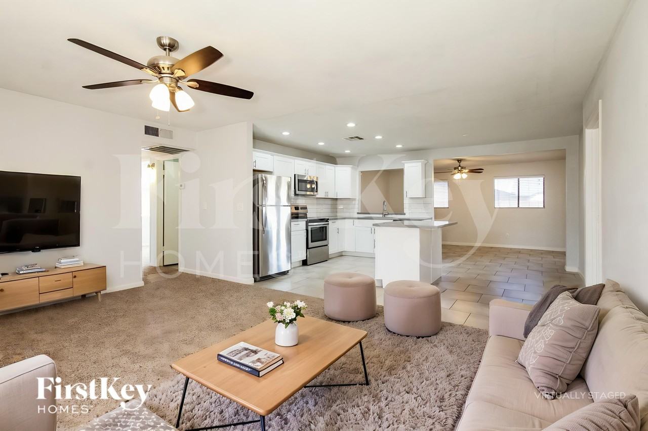 9808 N 47th Ave - Photo 3 of 19