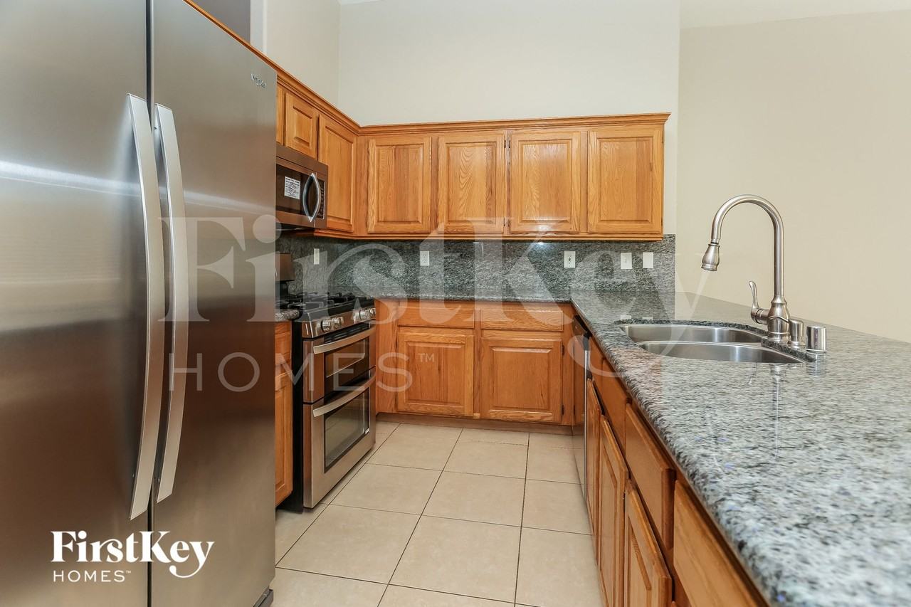 9037 Meisenheimer Ave - Photo 6 of 15