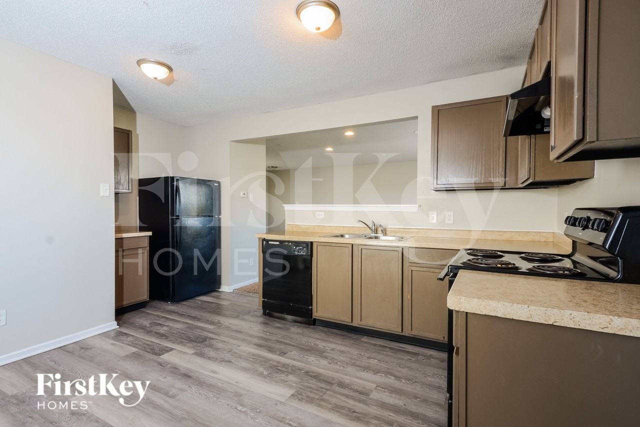 8842 Cardinal Flower Ln - Photo 4 of 15