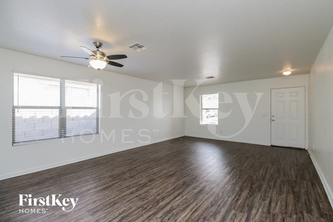 8526 E Meseto Ave - Photo 2 of 15