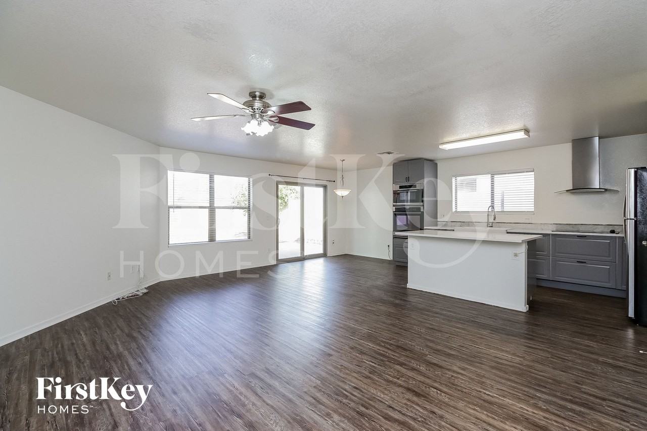 8526 E Meseto Ave - Photo 6 of 15