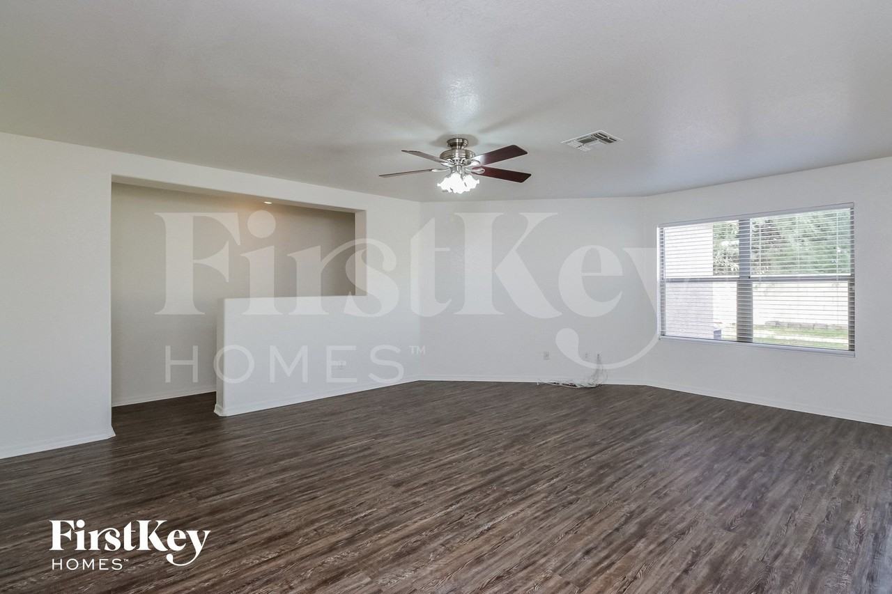 8526 E Meseto Ave - Photo 7 of 15