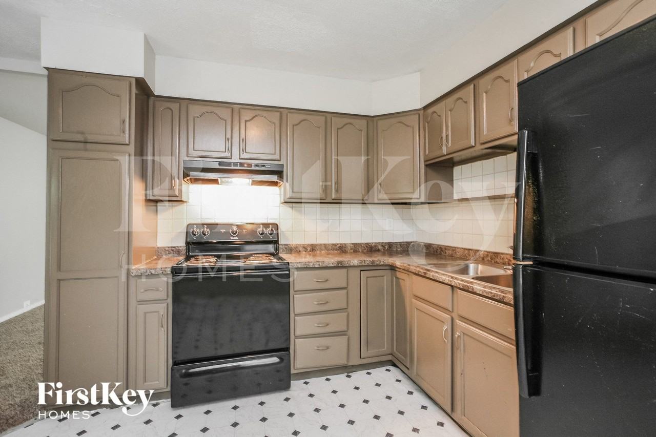 7531 Penway St - Photo 7 of 15