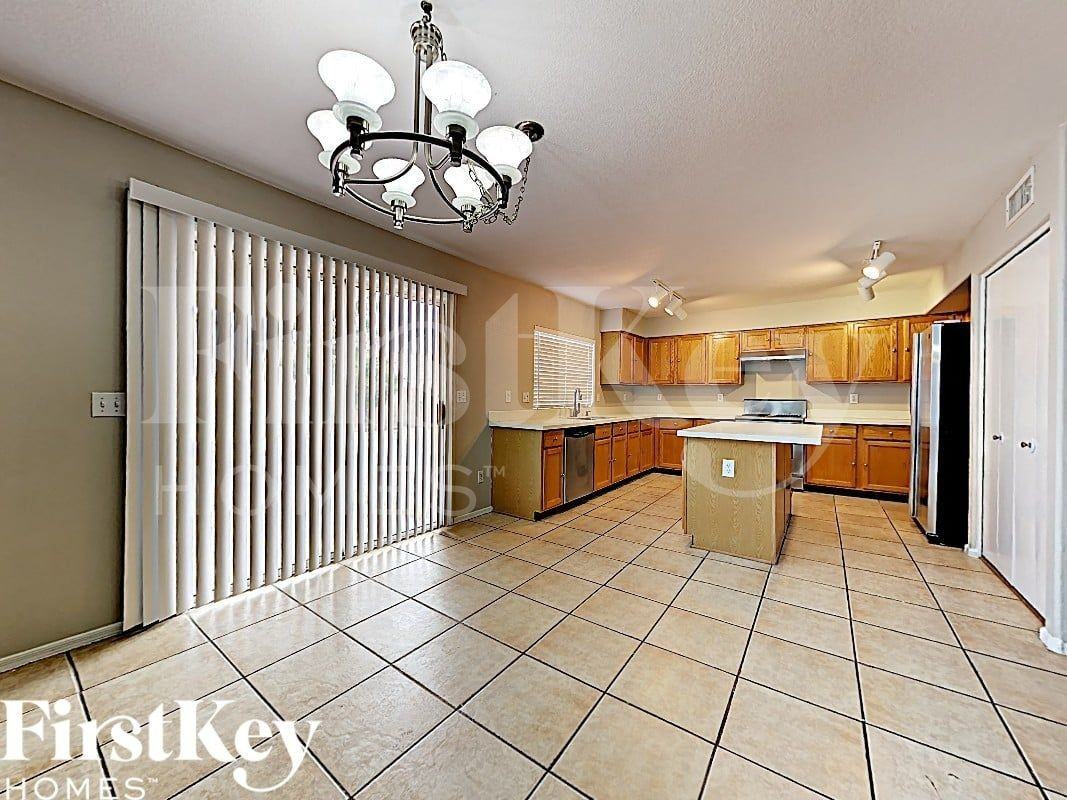 7323 E Navarro Ave - Photo 6 of 17