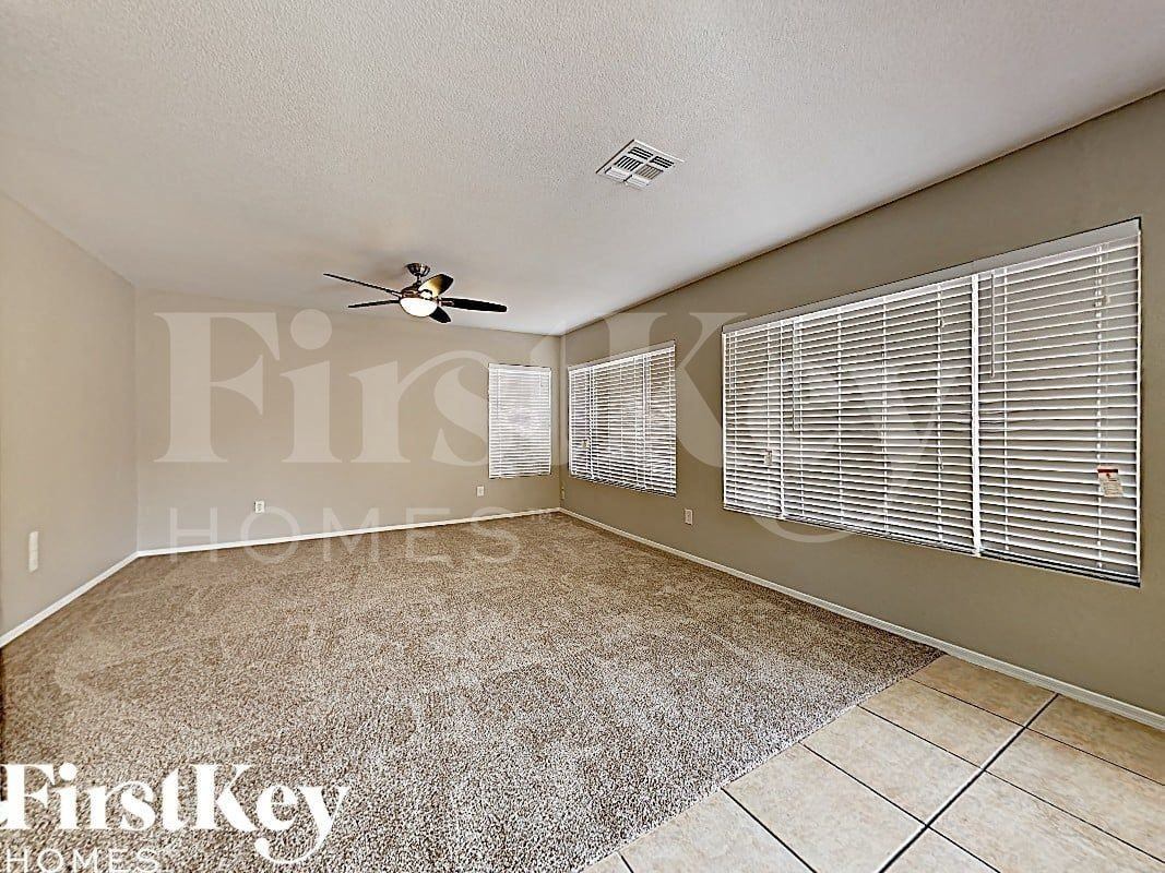 7323 E Navarro Ave - Photo 7 of 17