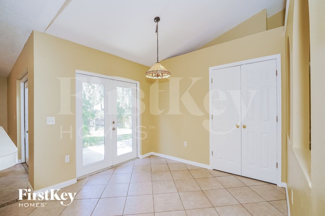 730 Outrigger Dr - Photo 4 of 16