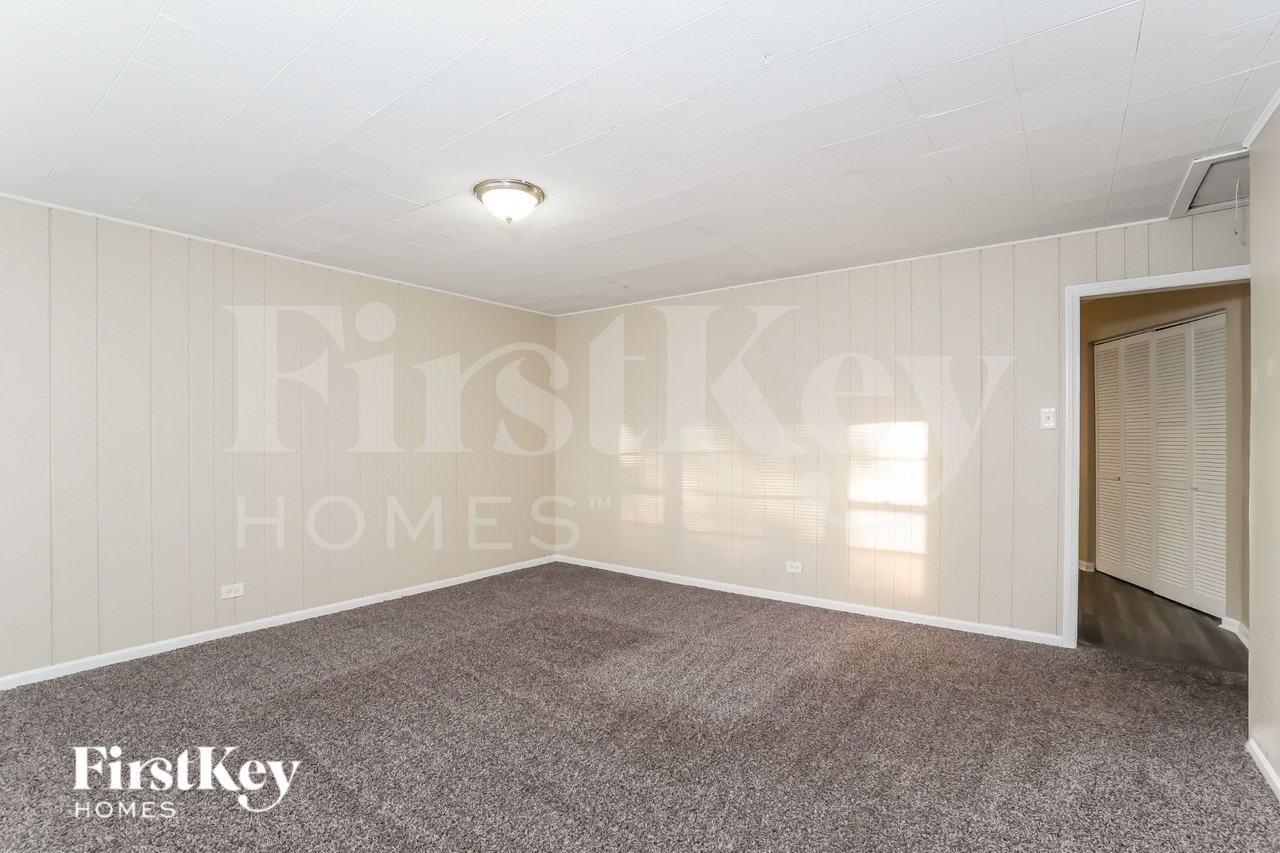 724 Gates St - Photo 2 of 19