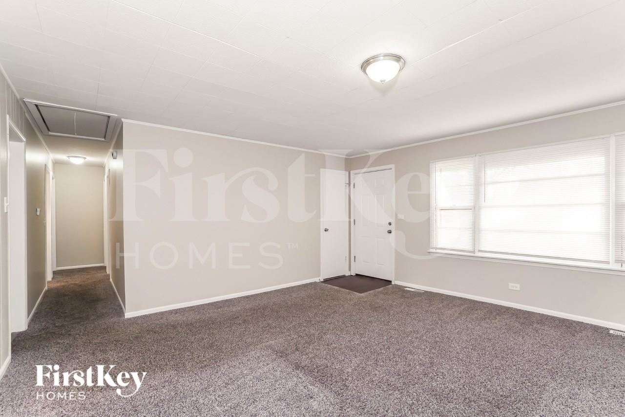 724 Gates St - Photo 3 of 19
