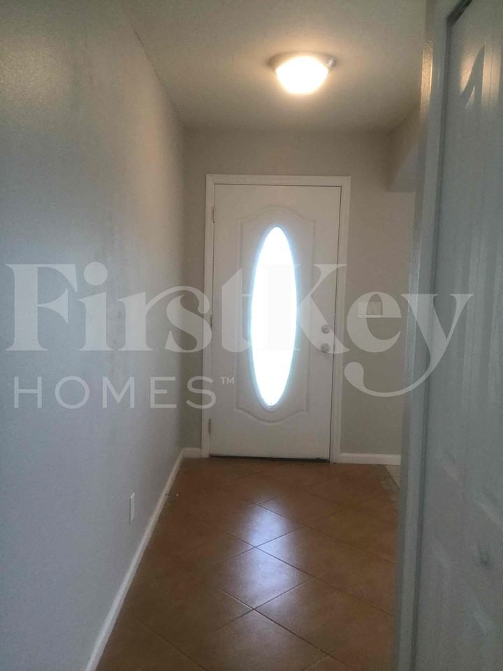 662 Sw Sandbar Ter - Photo 3 of 39