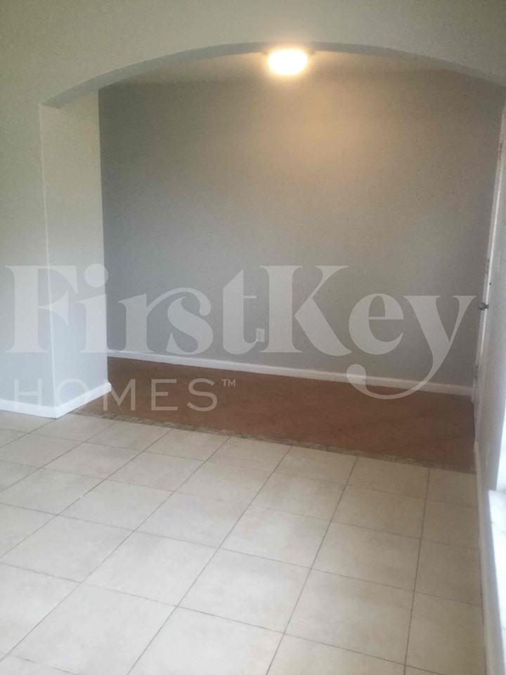 662 Sw Sandbar Ter - Photo 5 of 39