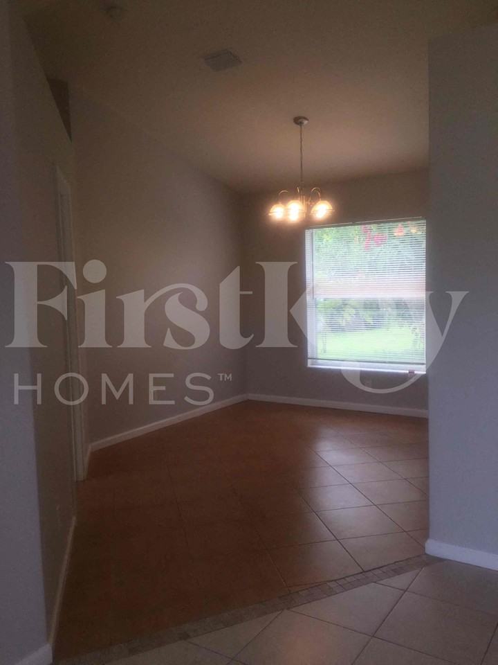 662 Sw Sandbar Ter - Photo 6 of 39