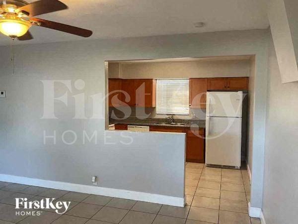 6404 Fletcher St - Photo 3 of 10