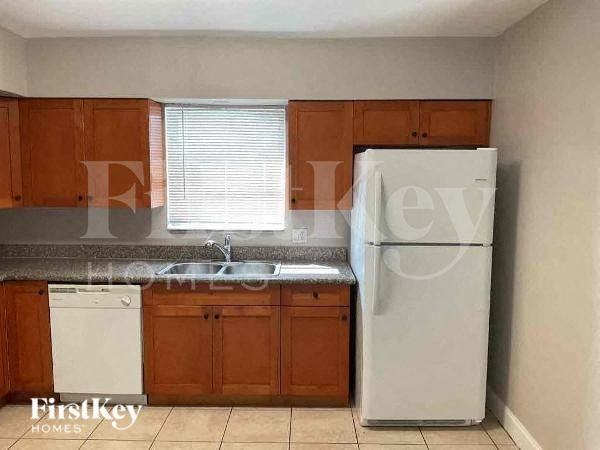 6404 Fletcher St - Photo 5 of 10