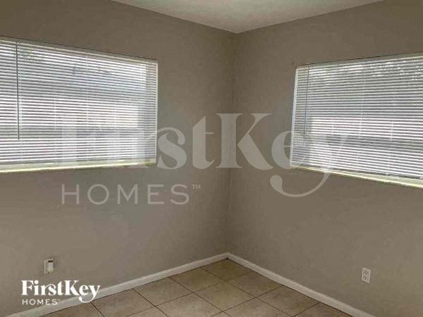 6404 Fletcher St - Photo 7 of 10