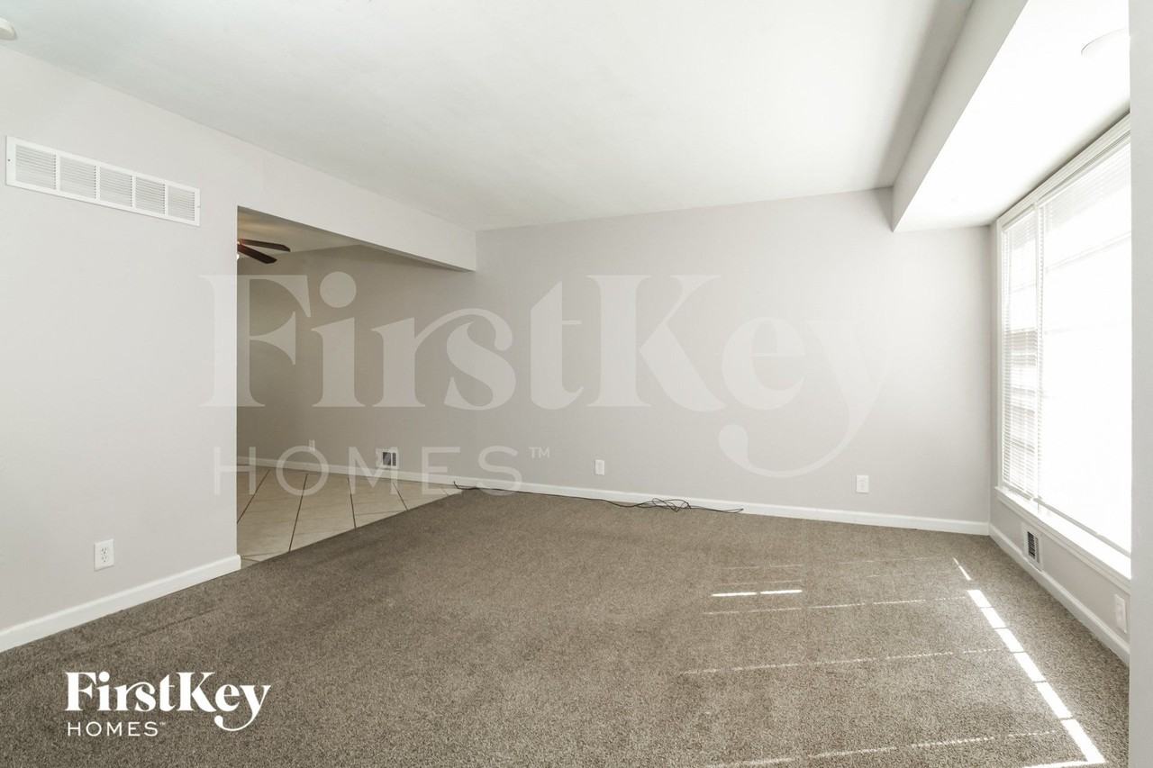 6312 E 102nd St - Photo 3 of 15