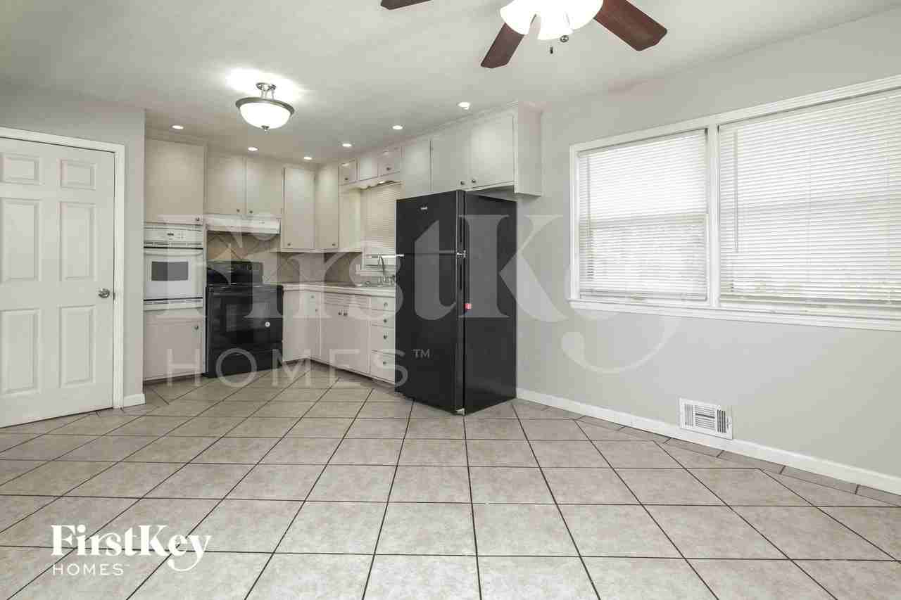 6312 E 102nd St - Photo 5 of 15