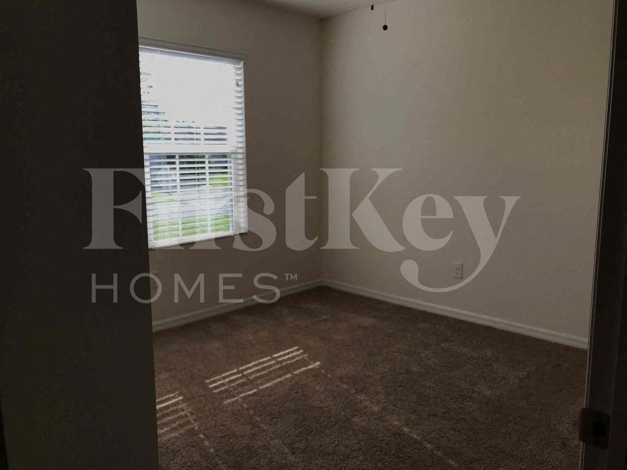 620 Se 1st Pl - Photo 4 of 20