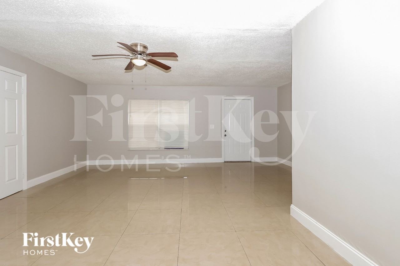 6126 Arcade Ct - Photo 4 of 15